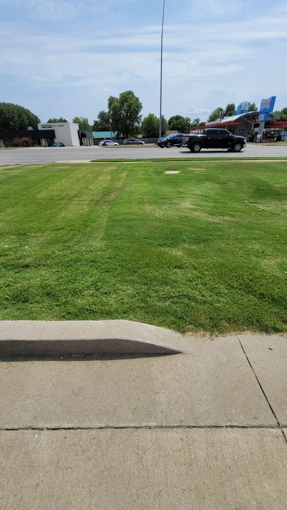 Trusted yard cleanup service experts serving Skiatook, OK - Thomas Lawn And Landscape