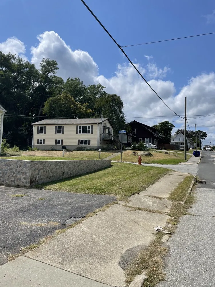 Expert garden landscaping experts serving Salem, CT - Thomas Lawn Care