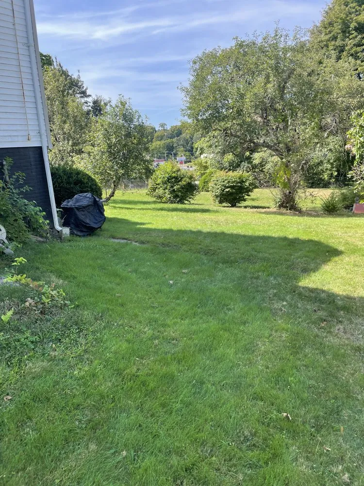 Custom garden landscaping in Salem, CT - Thomas Lawn Care