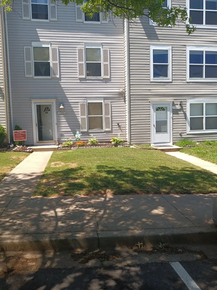 Affordable landscape design in Clarksburg, MD - Thomas lawn service