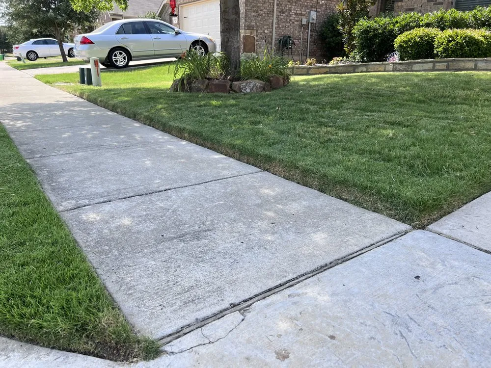 Custom lawn mowing service in Granbury, TX by Thomas Scott Landscaping