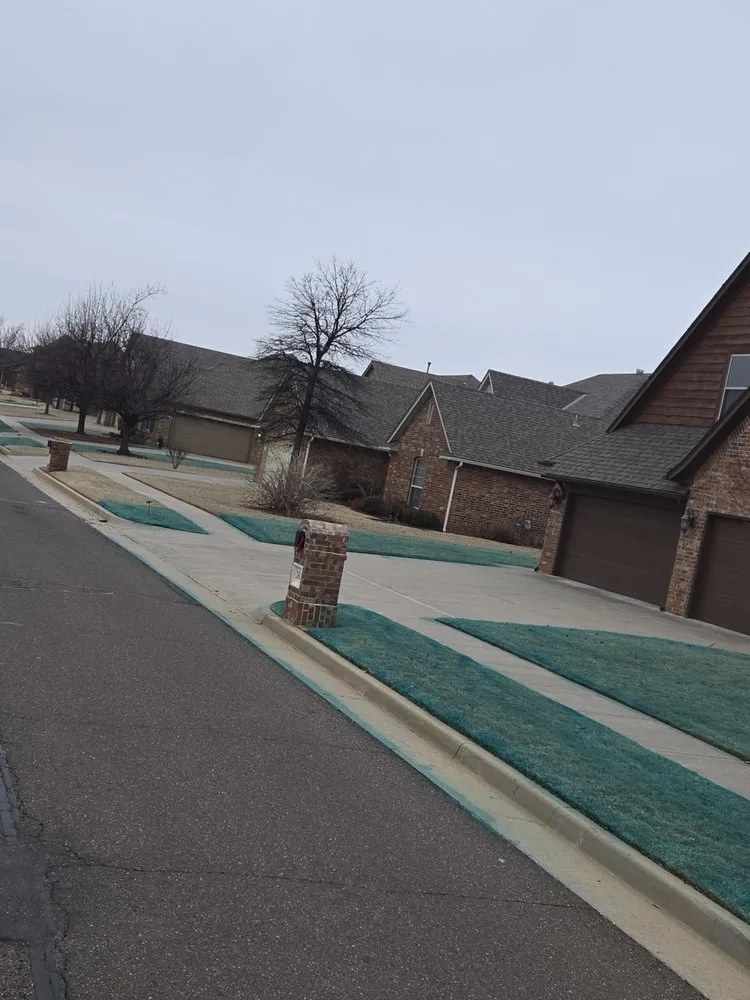 Reliable lawn mowing service in Yukon, OK - Thomason Lawn Care