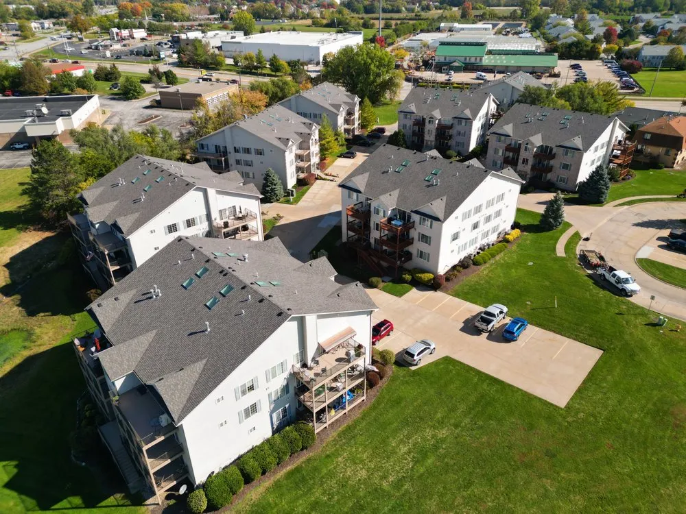 Reliable lawn mowing service experts serving Davenport, IA - Thompson Acres