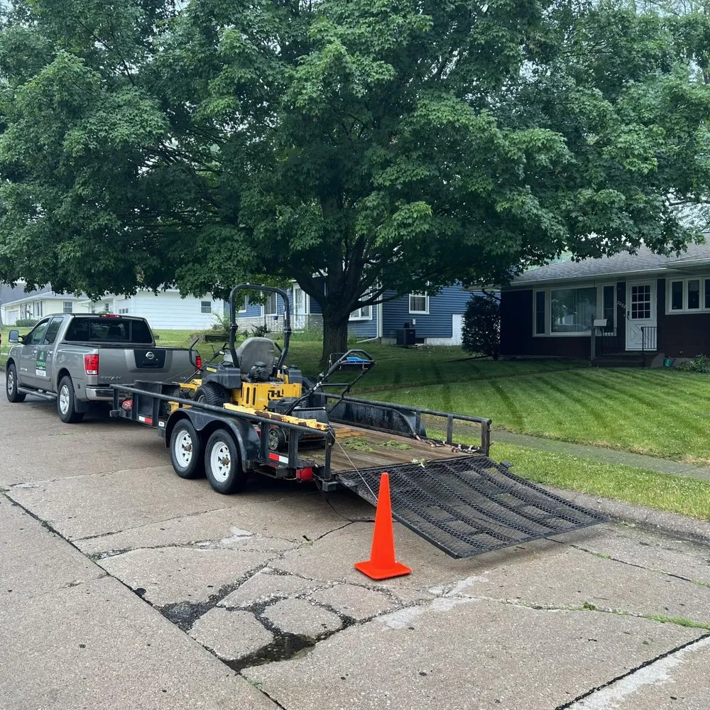 Local yard cleanup service in Davenport, IA - Thompson Acres