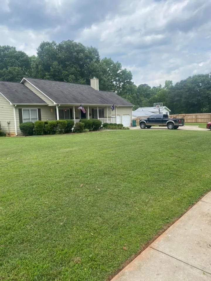 Affordable residential landscaping experts serving Holly Springs, GA - Thompson Landscape