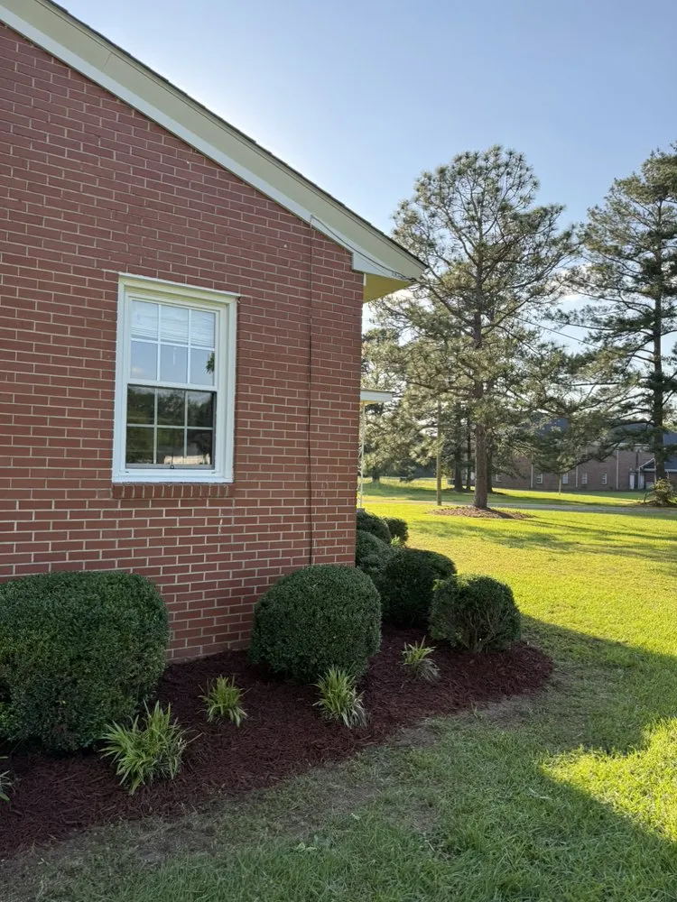 Custom outdoor landscaping experts serving Rocky Mount, NC - Thompson Lawn And Landscape