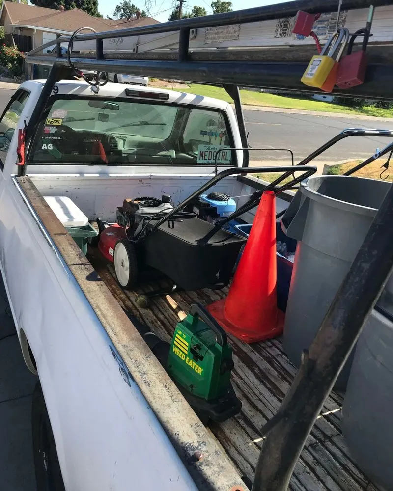 Custom yard cleanup service for year-round maintenance across Oakdale, CA - Thompson Lawn Care