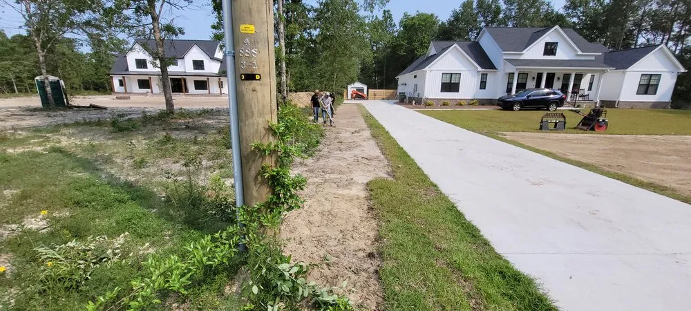 Top-rated yard cleanup service with custom design across Latta, SC - Thompson Moving Ground