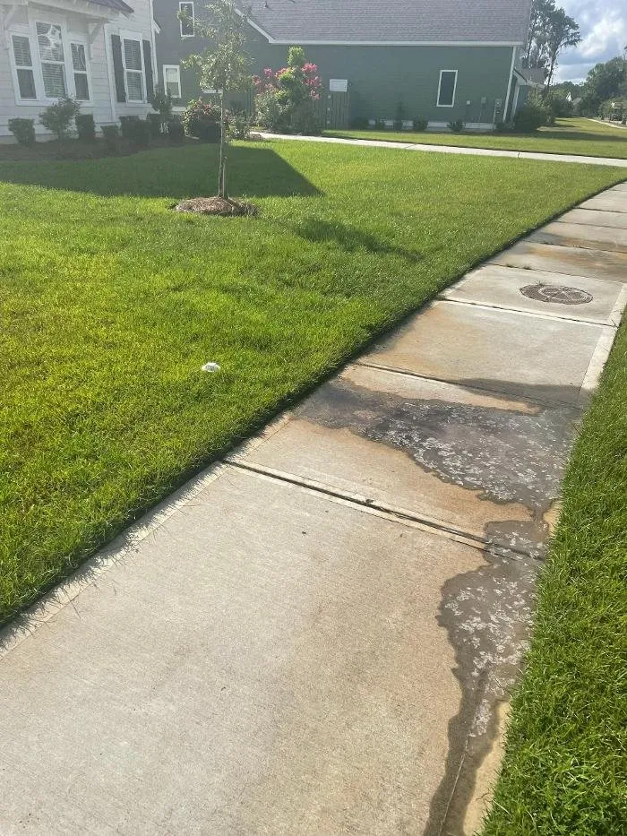 Custom lawn mowing service in Ellabell, GA by Thompson Yards