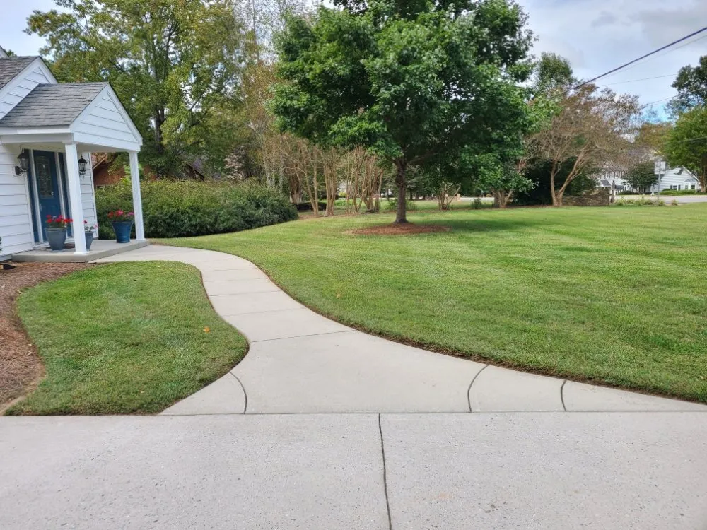 Affordable lawn mowing service in Reidsville, NC - Thompson's Lawn Maintenance