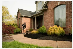 Custom outdoor landscaping in Louisville, KY - Thorpe's Green Services