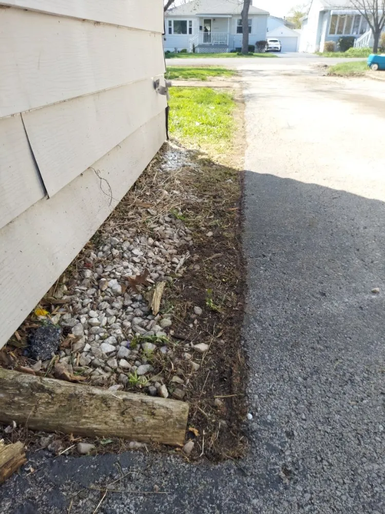 Reliable garden landscaping near you in Collinsville, IL by Three Dimensional