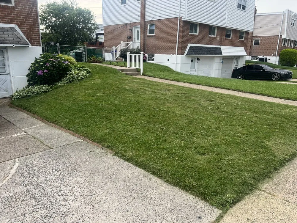 Expert outdoor landscaping in Philadelphia, PA - Three Guys Shop