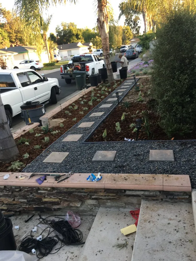 Custom lawn mowing service experts serving San Clemente, CA - Three Palms Services