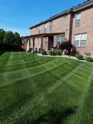 Three Seasons Lawncare Logo