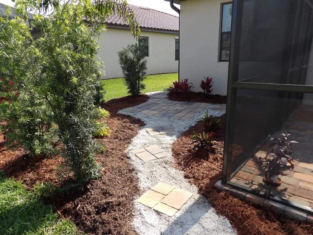 Top-rated yard maintenance in Palmetto, FL by Three Seasons Outdoor Living & Landscapes