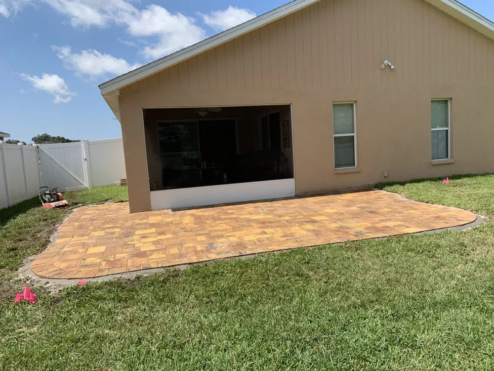 Expert yard maintenance in Palmetto, FL - Three Seasons Outdoor Living & Landscapes