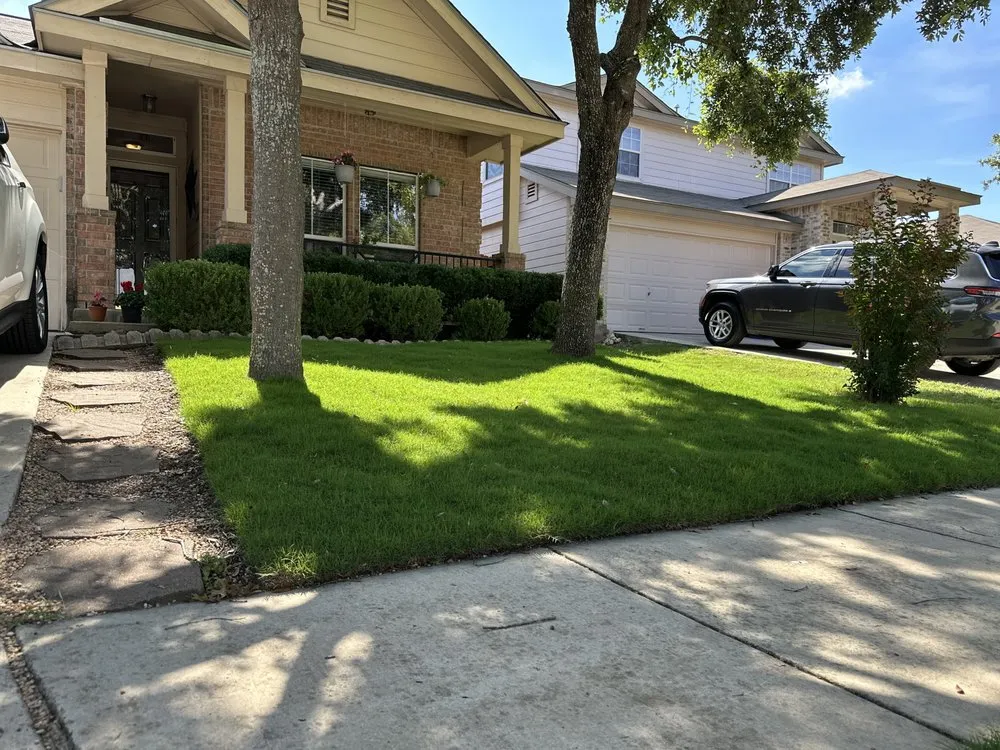 Expert lawn mowing service experts serving San Antonio, TX - Three Vines Landscaping