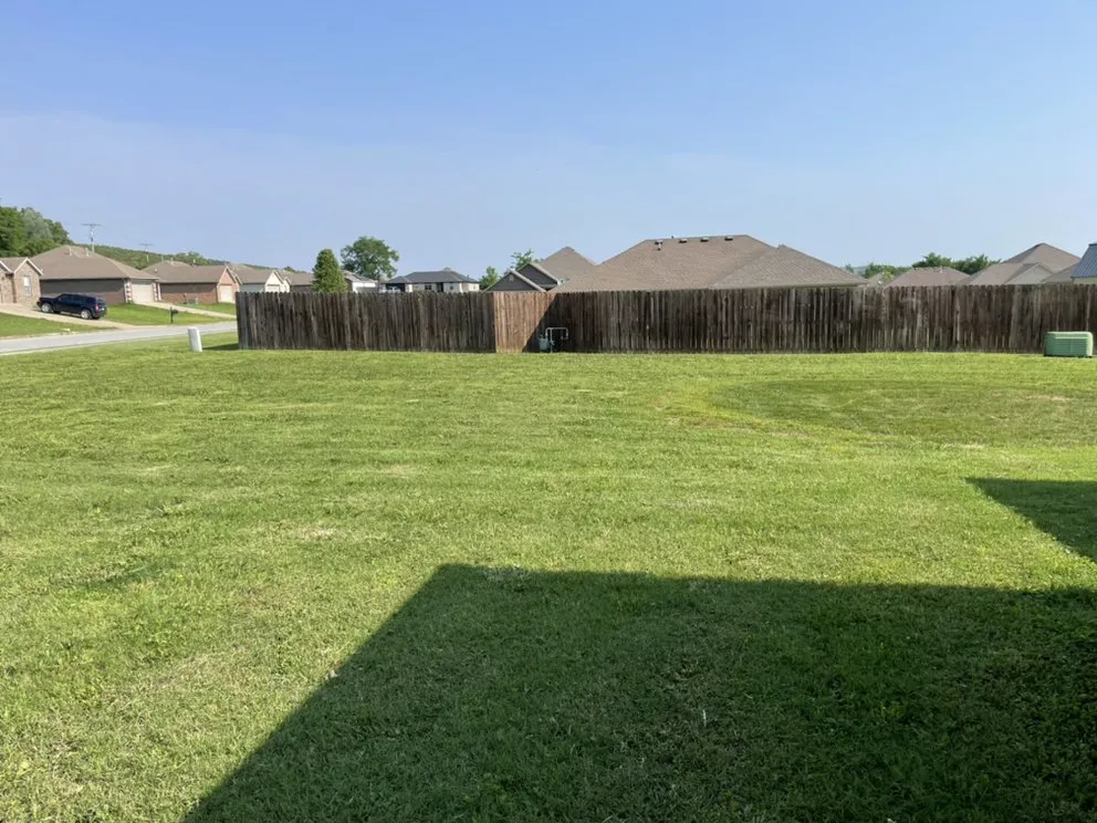 Affordable landscaping services experts serving Prairie Grove, AR - Threet’s Lawn And Transport