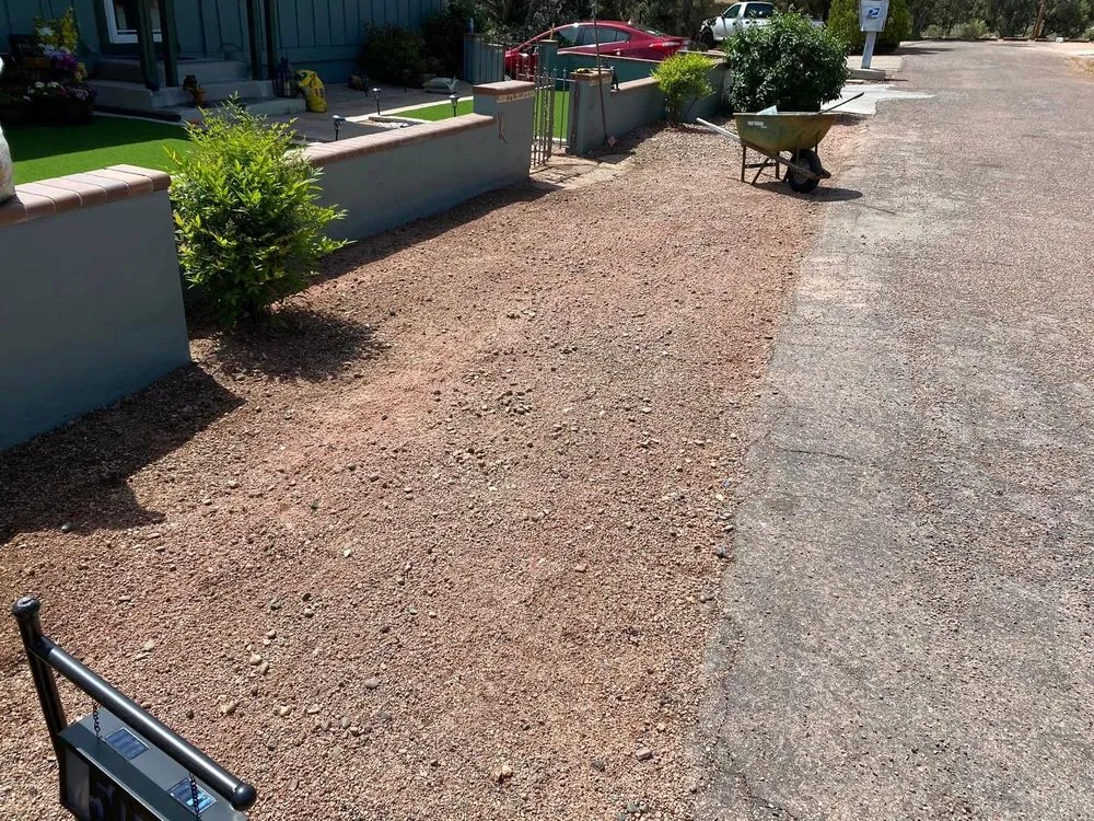 Professional yard maintenance in Mesa, AZ by Thriveworks