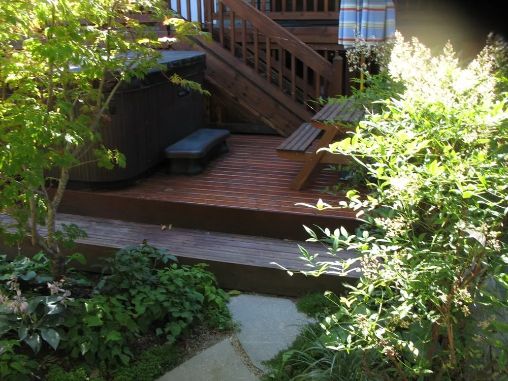 Custom lawn care service experts serving Seattle, WA - Thriving Garden Design