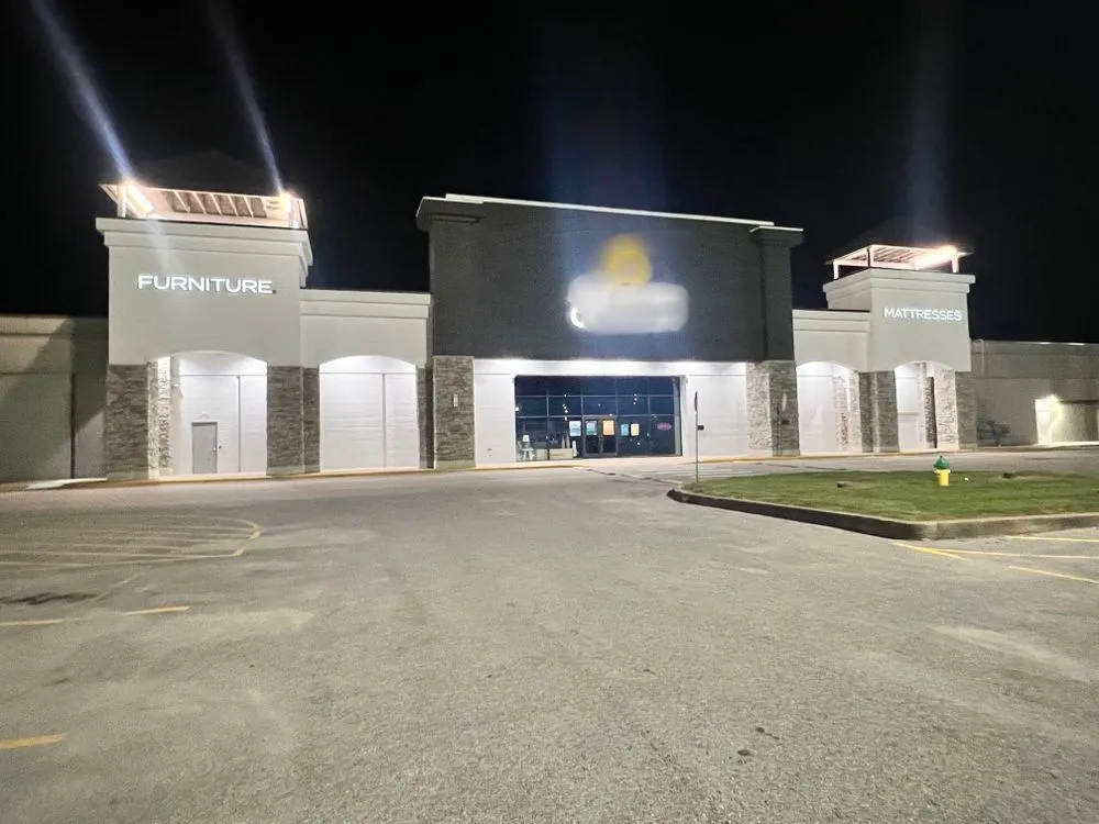 Affordable yard maintenance in Clarksville, TN - Through The Blue Lawn & Maintenance