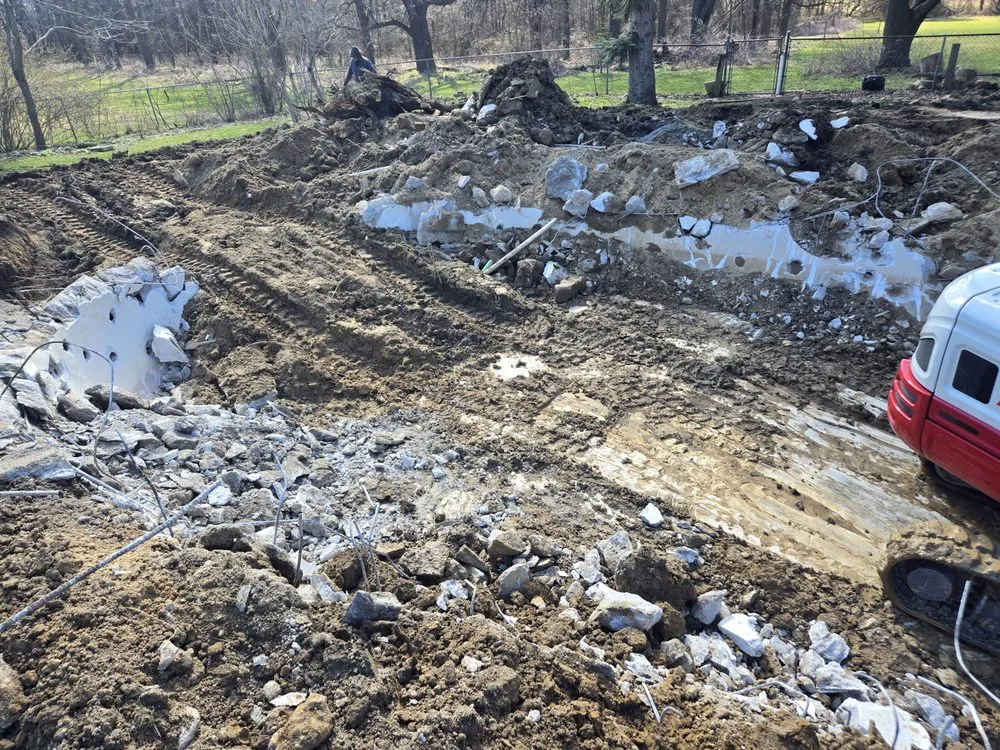Trusted yard maintenance for year-round maintenance across North Branch, MI - Thumbs up excavation