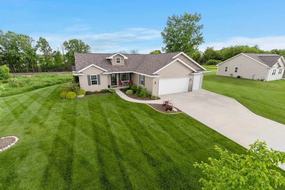 Local lawn mowing service near you across Dallas, TX - Thumbtack Lawncare