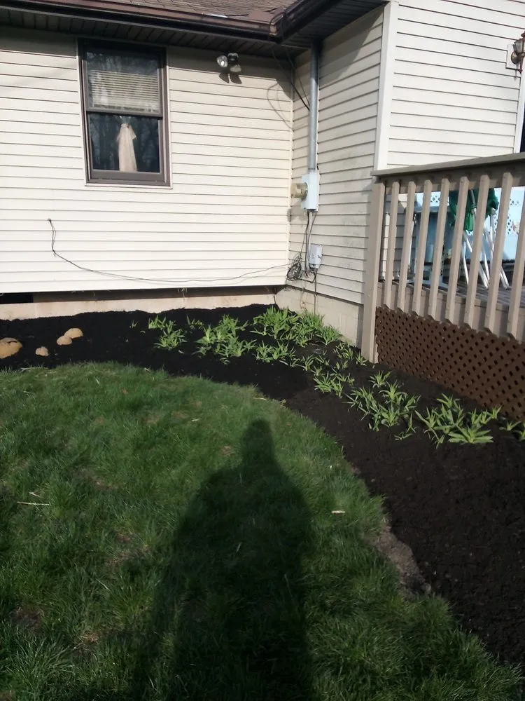 Top-rated landscape design with custom design in Columbus, OH by Thumper's Landscaping