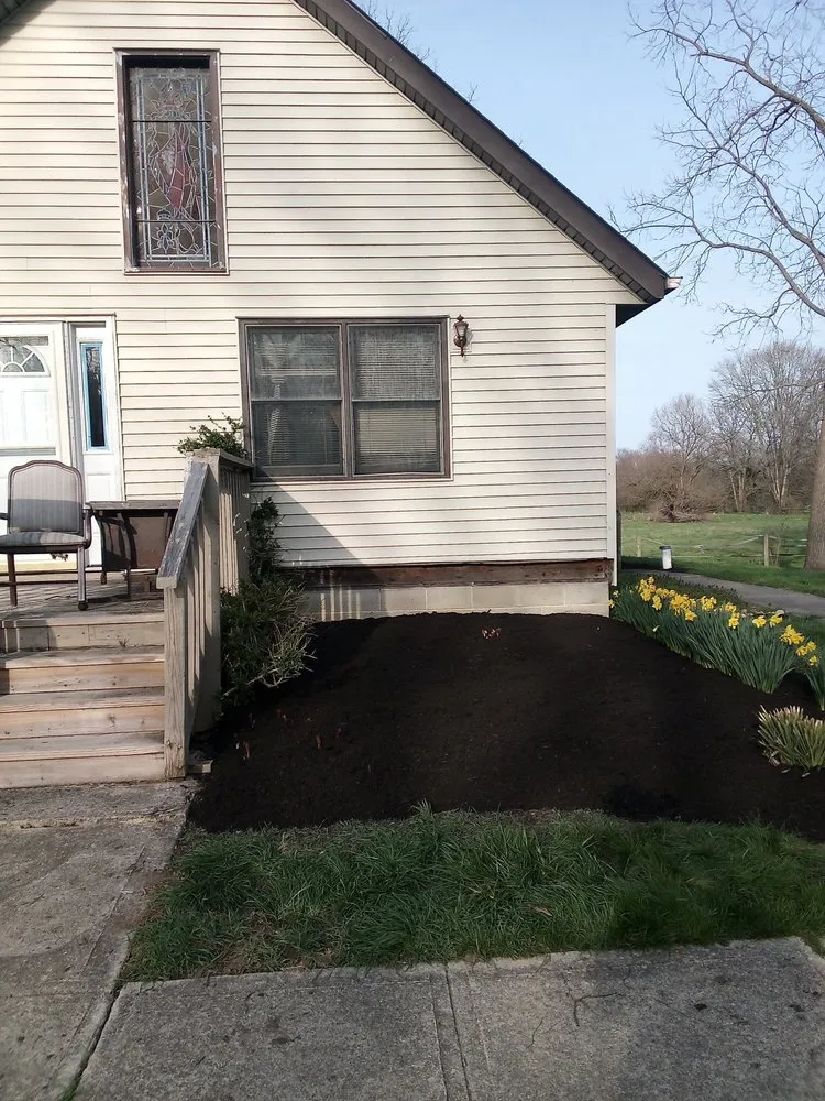 Trusted outdoor landscaping in Columbus, OH by Thumper's Landscaping