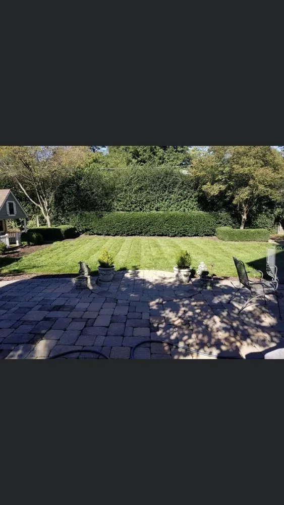Professional outdoor landscaping experts serving Waverly, VA - Thumpers Lawn Service