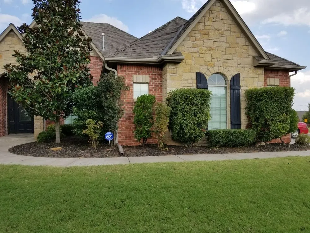 Trusted yard cleanup service in Oklahoma City, OK by Thunder Lawn Services