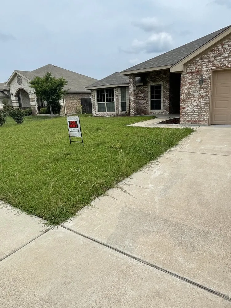 Affordable landscape design for homes in Harker Heights, TX by Thurm & Son’s Lawn Services