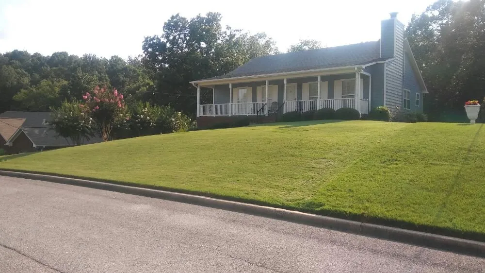 Expert lawn care service experts serving Birmingham, AL - Tia's Total Landscaping