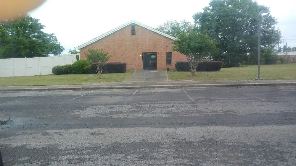 Professional outdoor landscaping for homes in Birmingham, AL by Tia's Total Landscaping