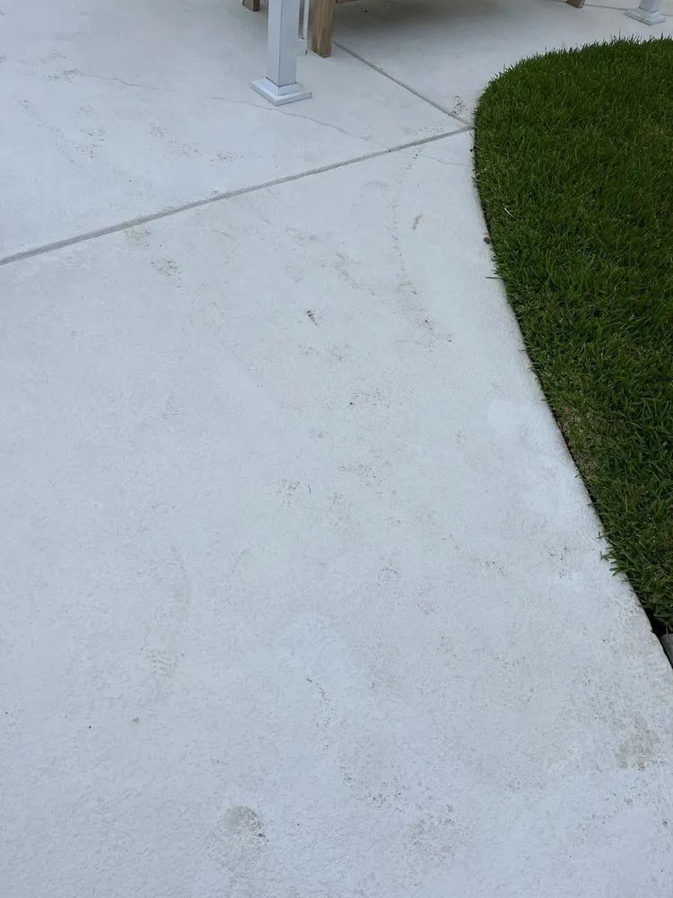 Affordable lawn mowing service experts serving Mount Pleasant, SC - Tidewater Landscape