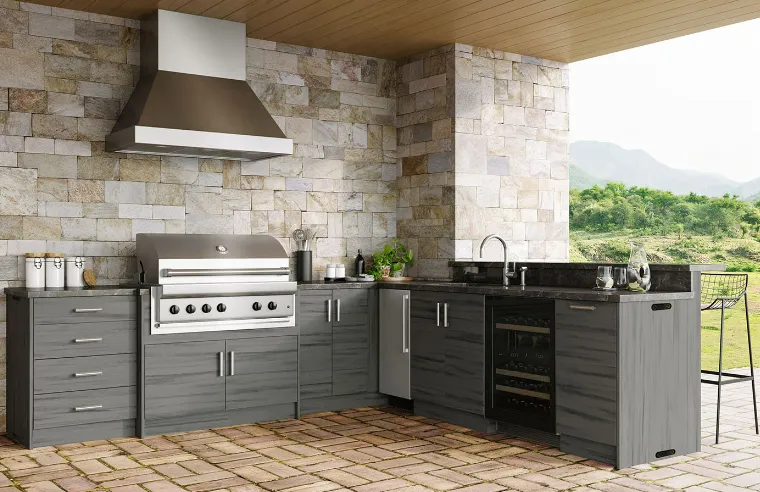 Trusted yard maintenance in League City, TX by Tidewater Outdoor Living