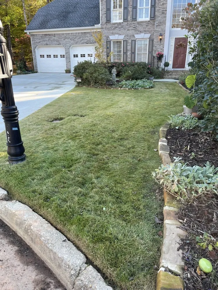 Trusted yard maintenance for homes in Dacula, GA by Tidy scapes