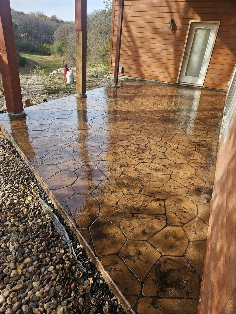 Top-rated lawn mowing service in Sioux Falls, SD by Tierra Design