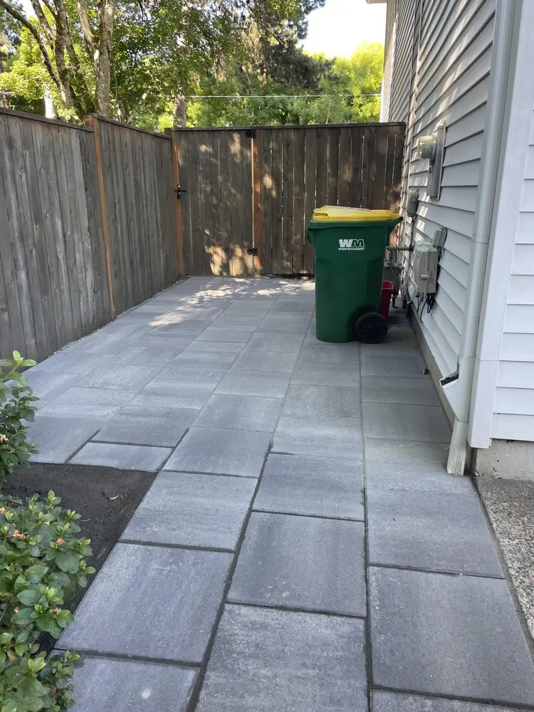 Expert lawn mowing service experts serving Cornelius, OR - Tierra Dura Construction