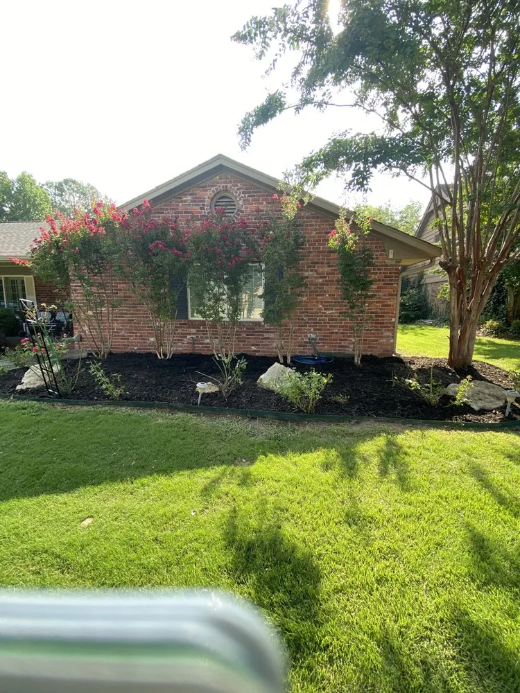 Professional yard cleanup service in Muskogee, OK - Tierra Firme Landscaping
