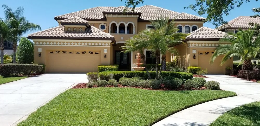 Expert yard cleanup service for beautiful yards in Tampa, FL by Tierra Verde