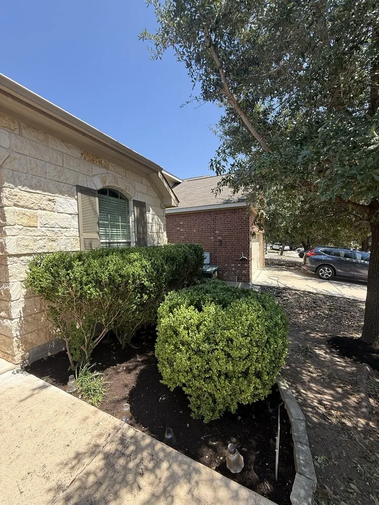 Custom lawn mowing service for beautiful yards in San Marcos, TX by Tifo’s Trim