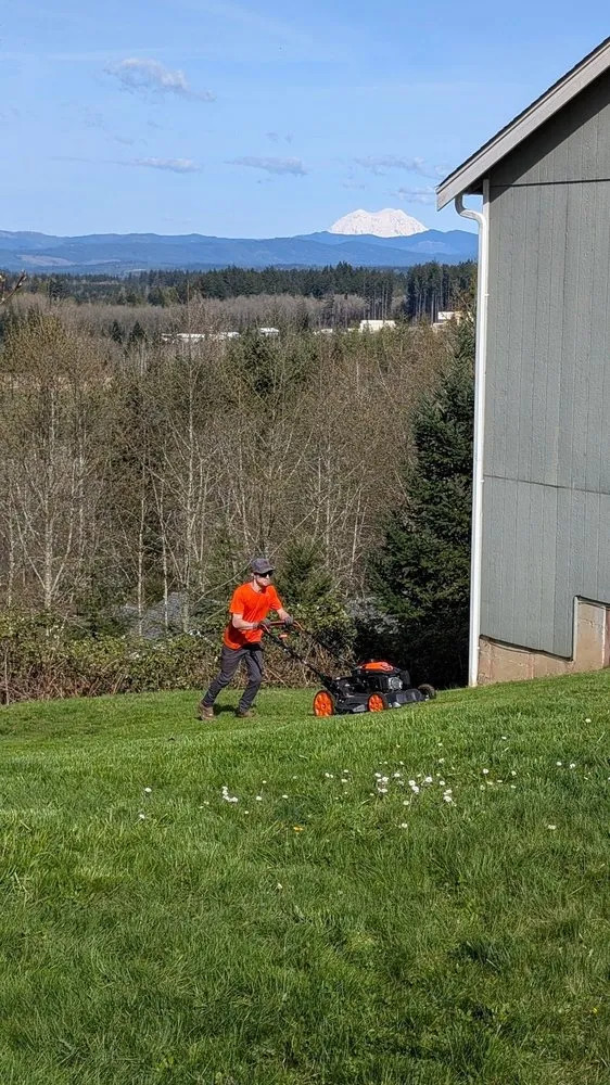 Professional lawn mowing service experts serving Napavine, WA - Tiger Landscaping