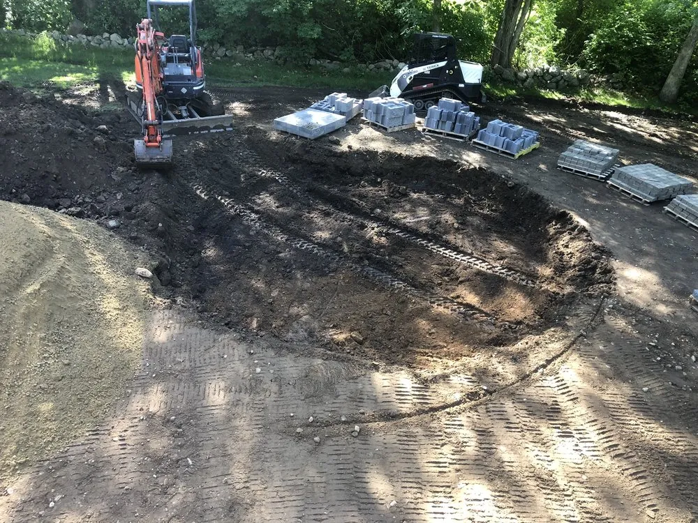 Professional lawn care service experts serving Stonington, CT - Tiger Landworks