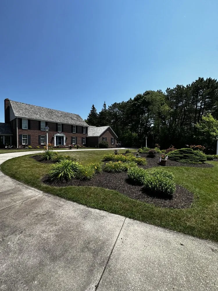 Professional lawn care service experts serving Hartland, WI - Tili's Landscaping