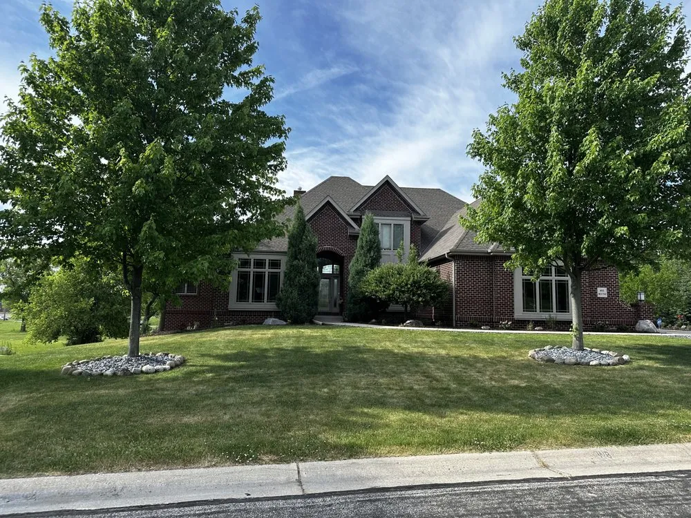 Local yard maintenance experts serving Hartland, WI - Tili's Landscaping