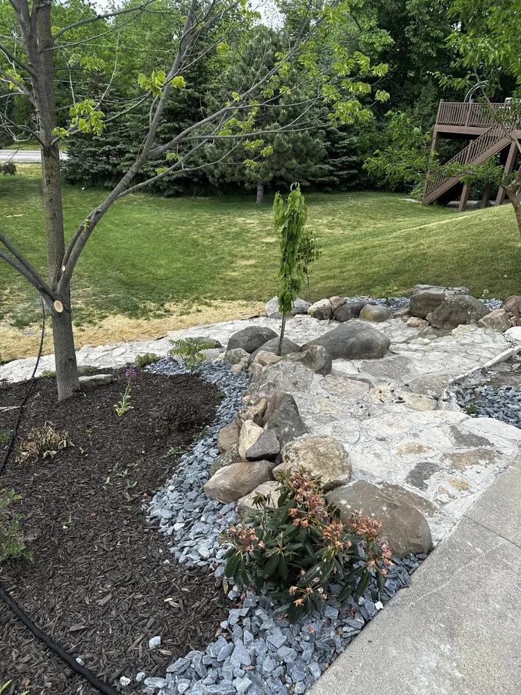 Custom yard maintenance experts serving Hartland, WI - Tili's Landscaping