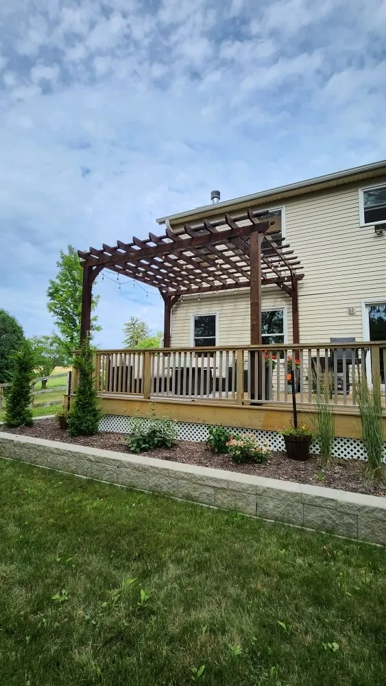 Reliable residential landscaping experts serving Watertown, WI - Tillman Landscaping