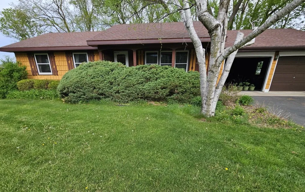 Custom lawn mowing service in Mazomanie, WI by Tim Andrews Horticulturist